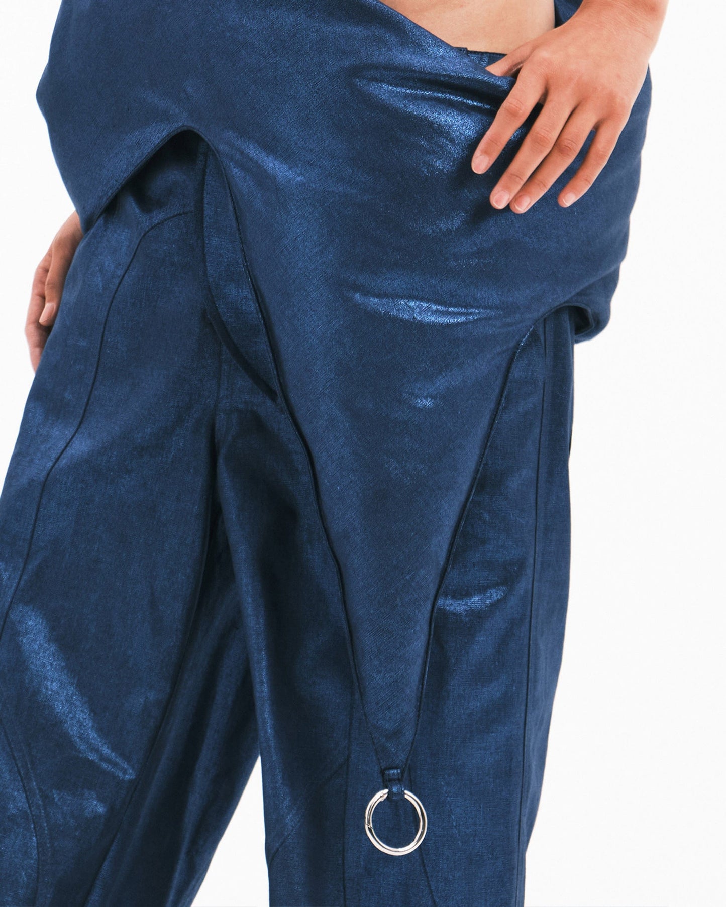 Chic Metallic Thorn Vest Bag