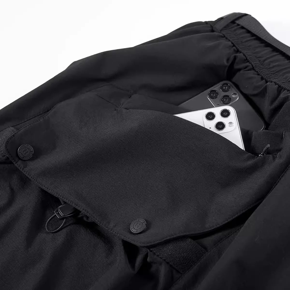 Abenteuerbereite Utility-Shorts