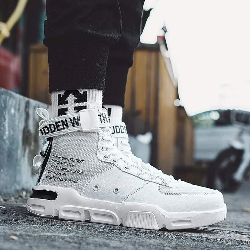 Futuristische, technisch inspirierte Sneaker