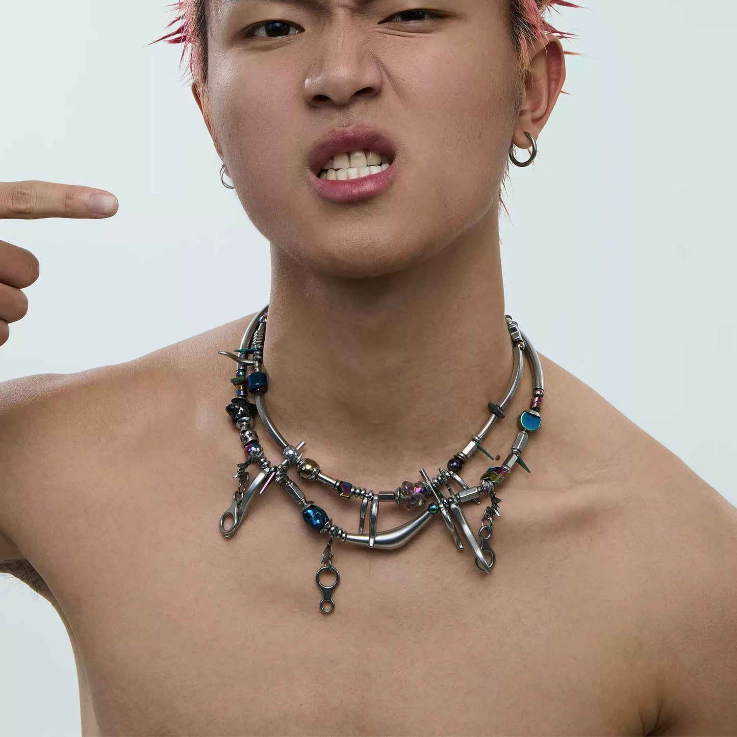 “Wavy Beaded Hardware Necklace”