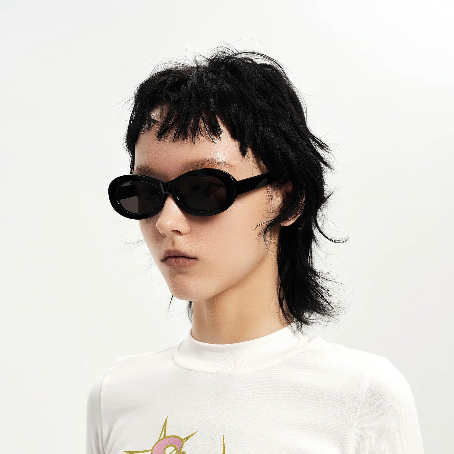Chic Oval Sunglasses for Impact