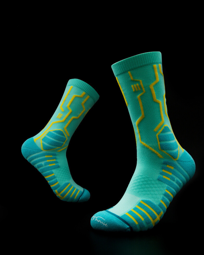 Chaussettes au design de circuits futuristes
