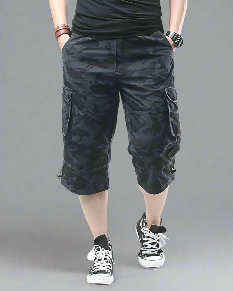 Camouflage Cargo Shorts - Oversized Style - camo shorts - Oversized Camouflage Cargo Shorts for Outdoor Use - Main view