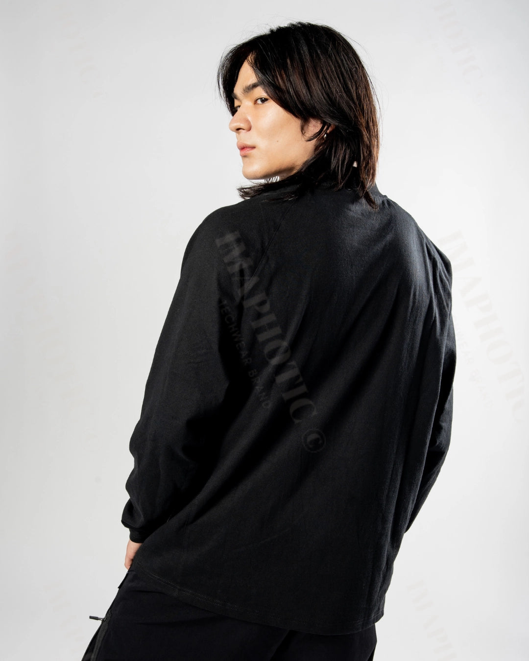 Casual Long-Sleeved Sweatshirt -  black - Stylish Casual Long-Sleeved Sweatshirt for Everyday Wear - View 3