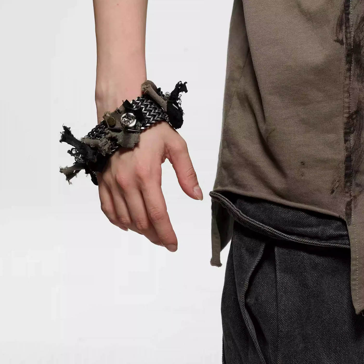 Chic Distressed Metal Fabric Bracelet - distressed bracelet - Chic Distressed Metal Fabric Bracelet for Bold Style - Main view