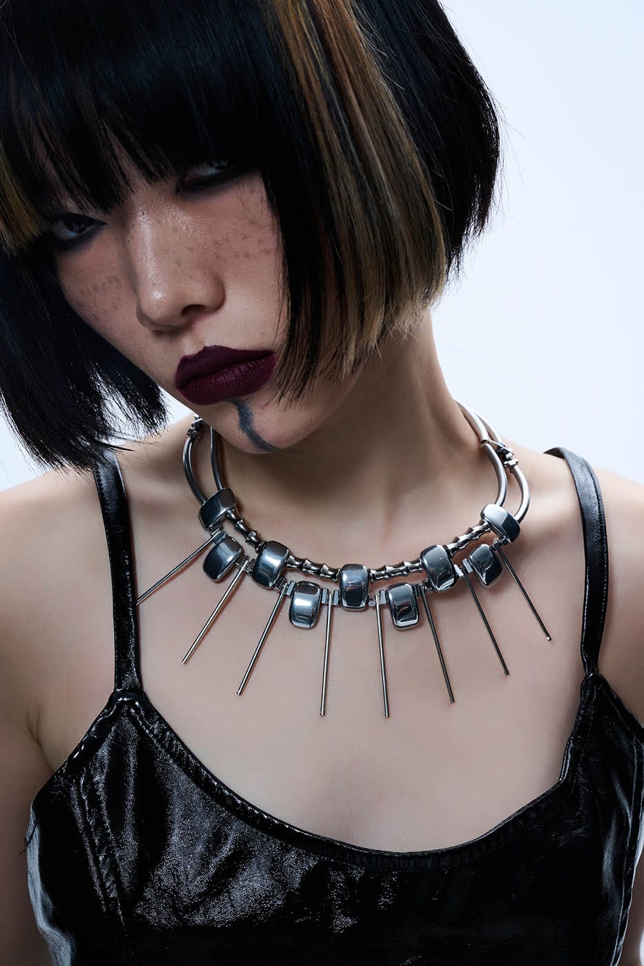 Chic Double-Strand Spiked Necklace -  double-strand - Double-Strand Spiked Necklace for a Bold Statement - View 4