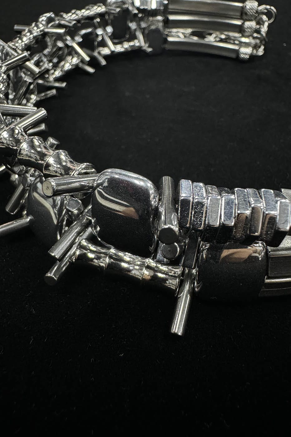 Chic Double-Strand Thorn Choker -  avant-garde jewelry - Avant-Garde Double-Strand Thorn Choker for Bold Style - View 11