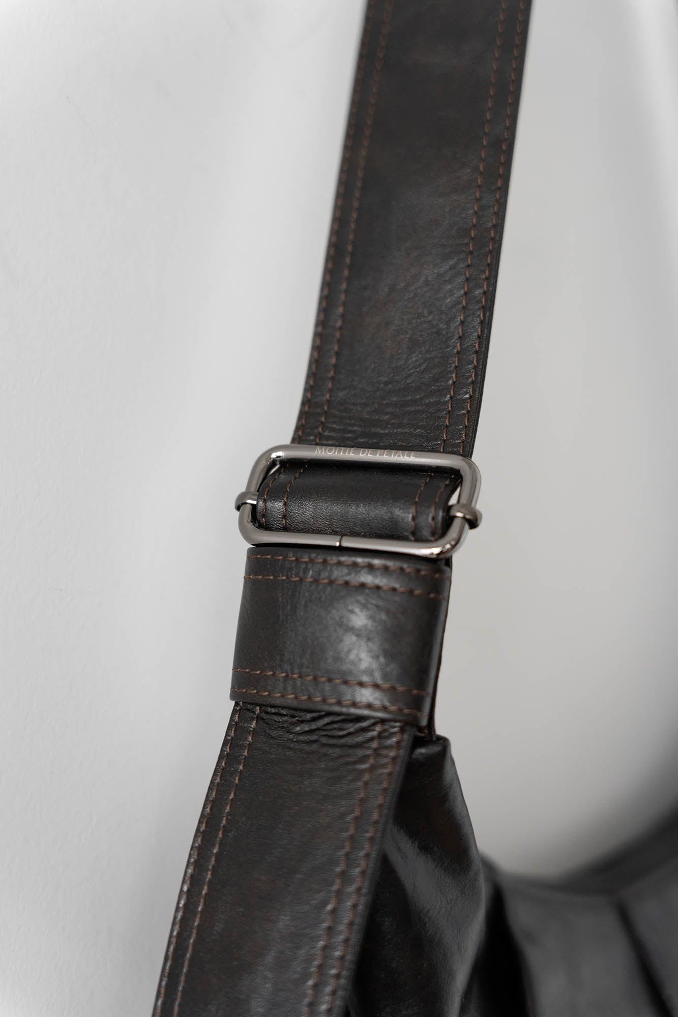 Chic Pleated Waxed Leather Bag -  pleated bag - Stylish Pleated Waxed Leather Bag for Everyday Use - View 7