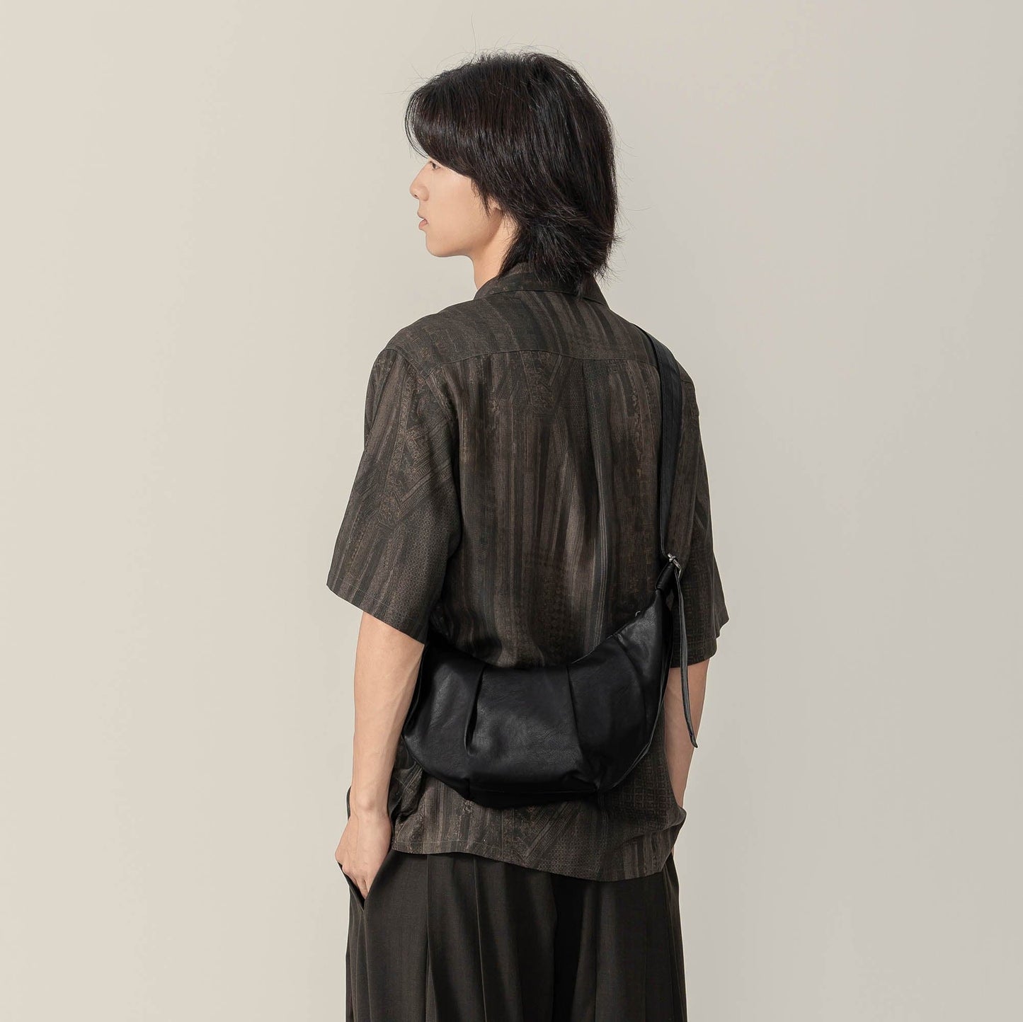 Chic Pleated Waxed Leather Bag - waxed leather - Stylish Pleated Waxed Leather Bag for Everyday Use - View 2