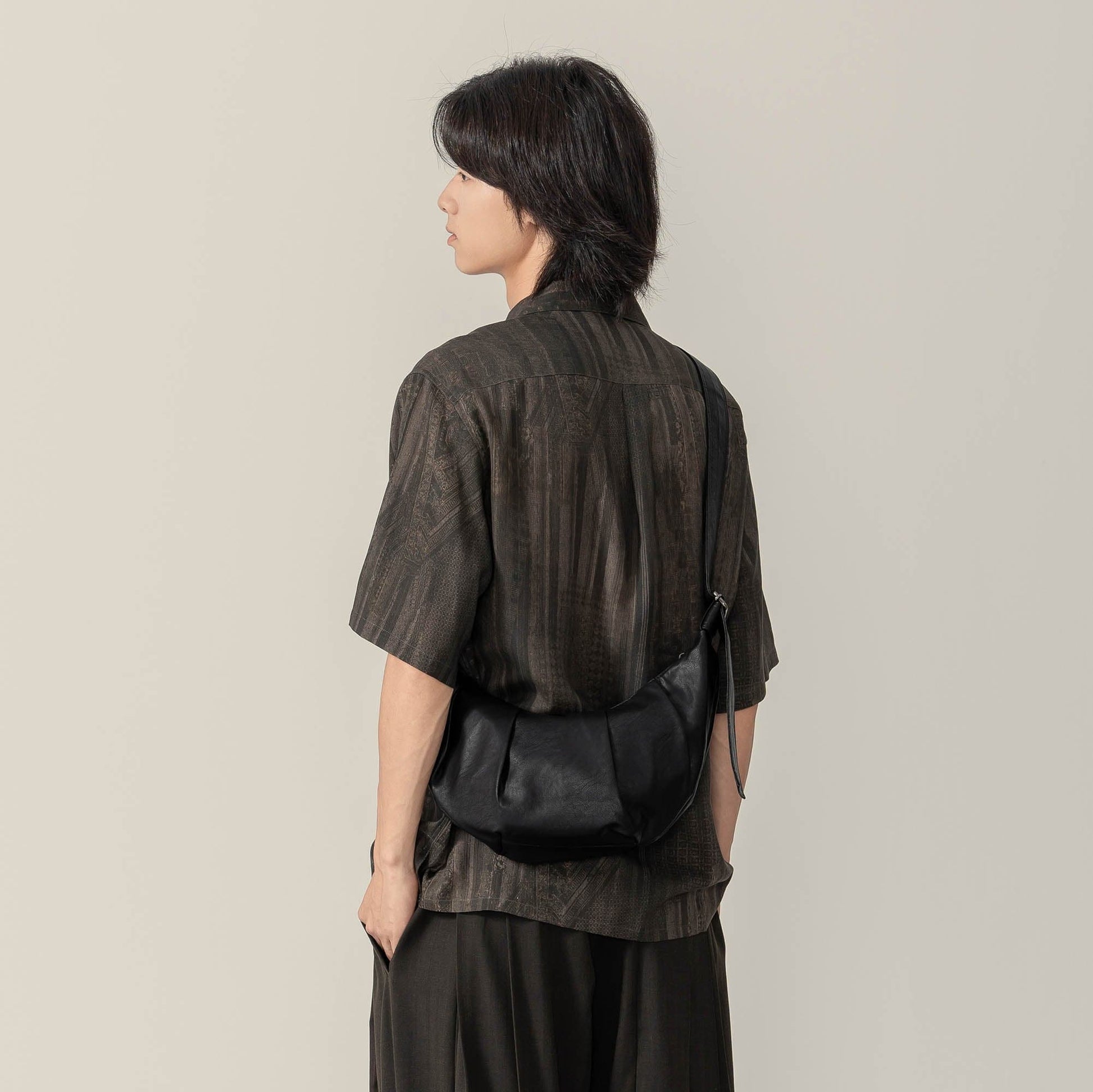 Chic Pleated Waxed Leather Bag - waxed leather - Stylish Pleated Waxed Leather Bag for Everyday Use - View 2
