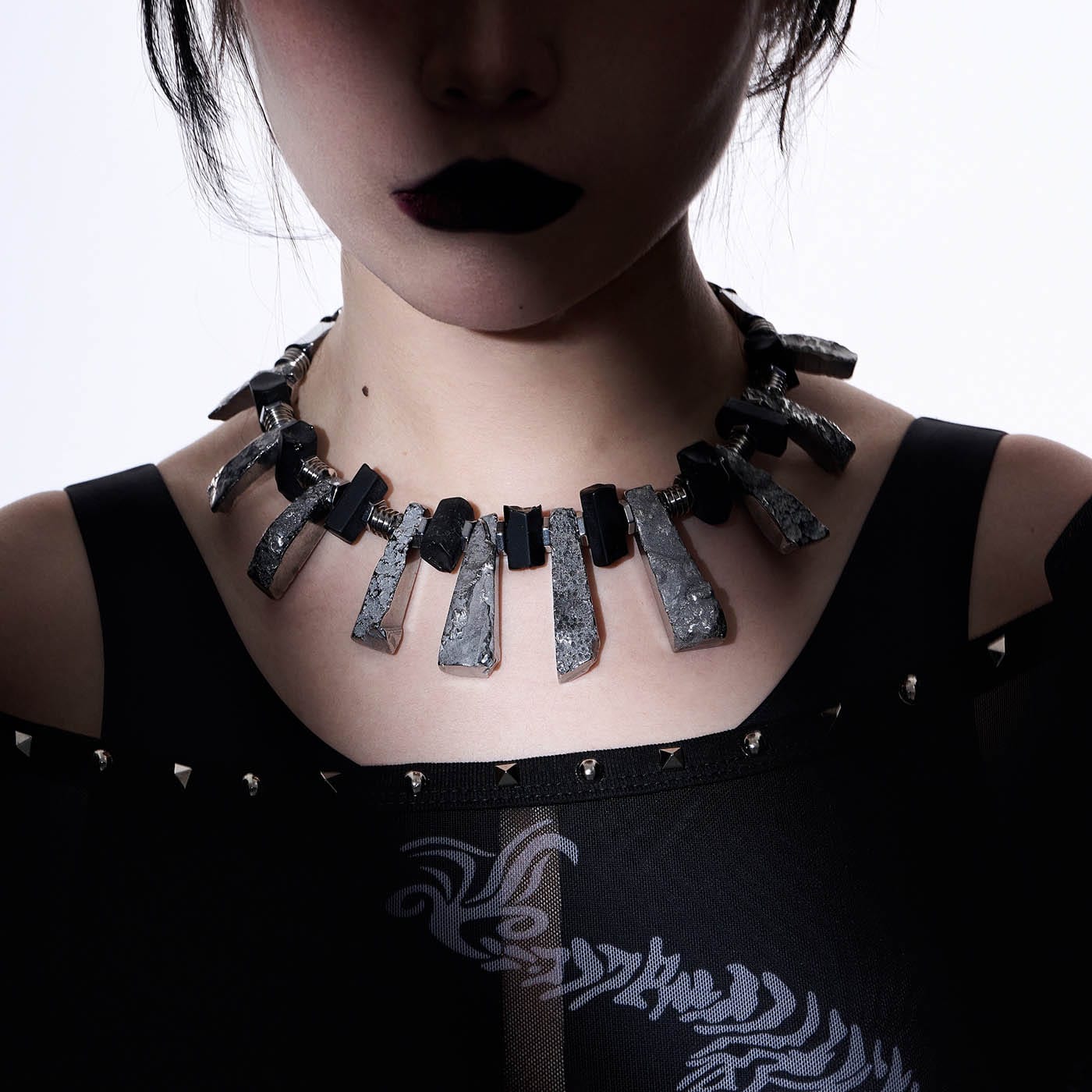 Chic Reversible Distressed Necklace - reversible necklace - Reversible Distressed Metal Necklace for Versatile Style - View 2