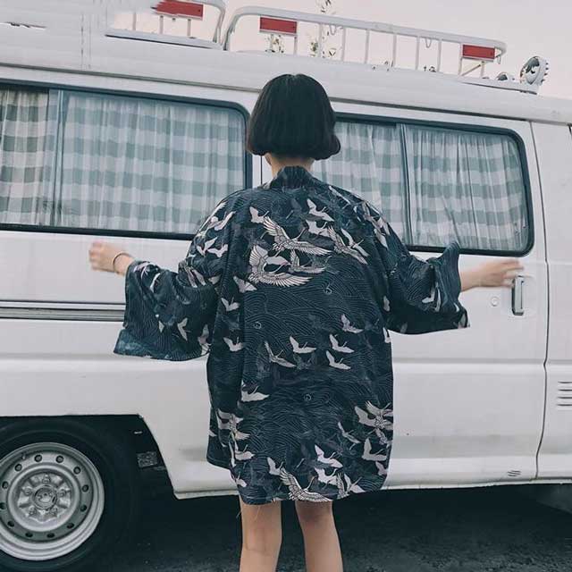 Chic Short Kimono Wrap - Summer Techwear - Chic Crane Print Kimono Cardigan for Effortless Style - View 2