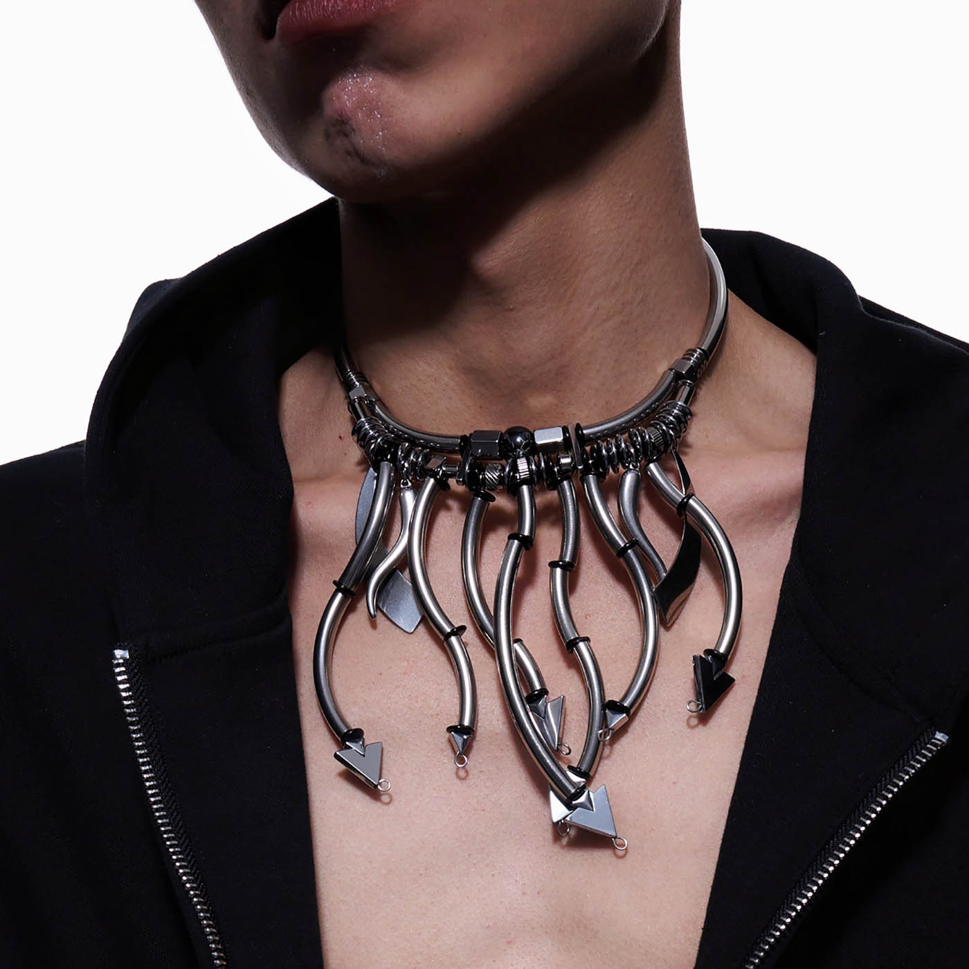 Dynamic Multi-Arrow Statement Necklace - statement necklace - Dynamic Multi-Arrow Statement Necklace for Bold Style - View 2