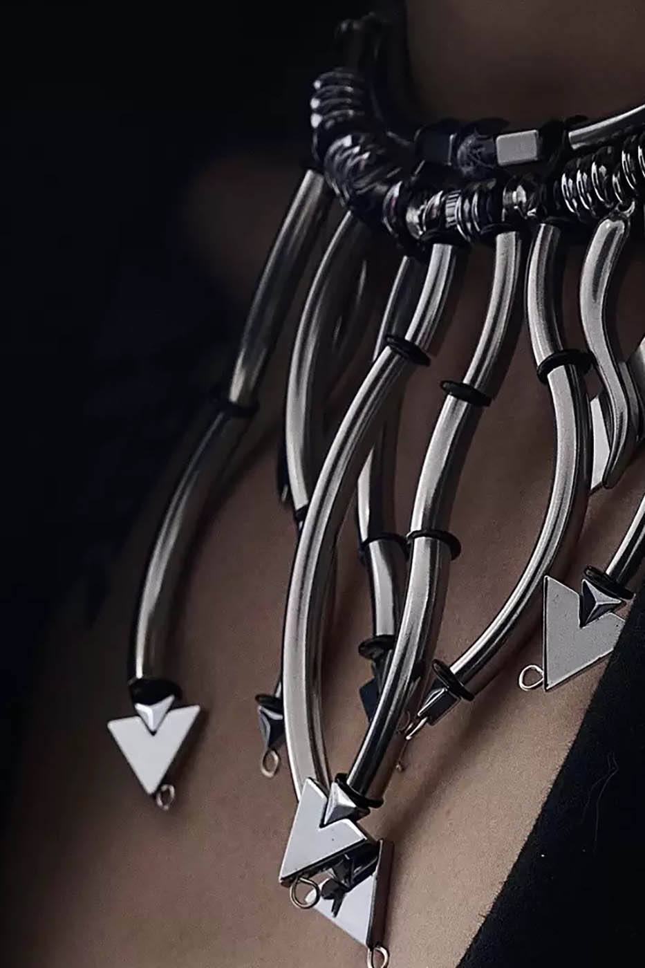 Dynamic Multi-Arrow Statement Necklace -  unique necklace design - Dynamic Multi-Arrow Statement Necklace for Bold Style - View 6