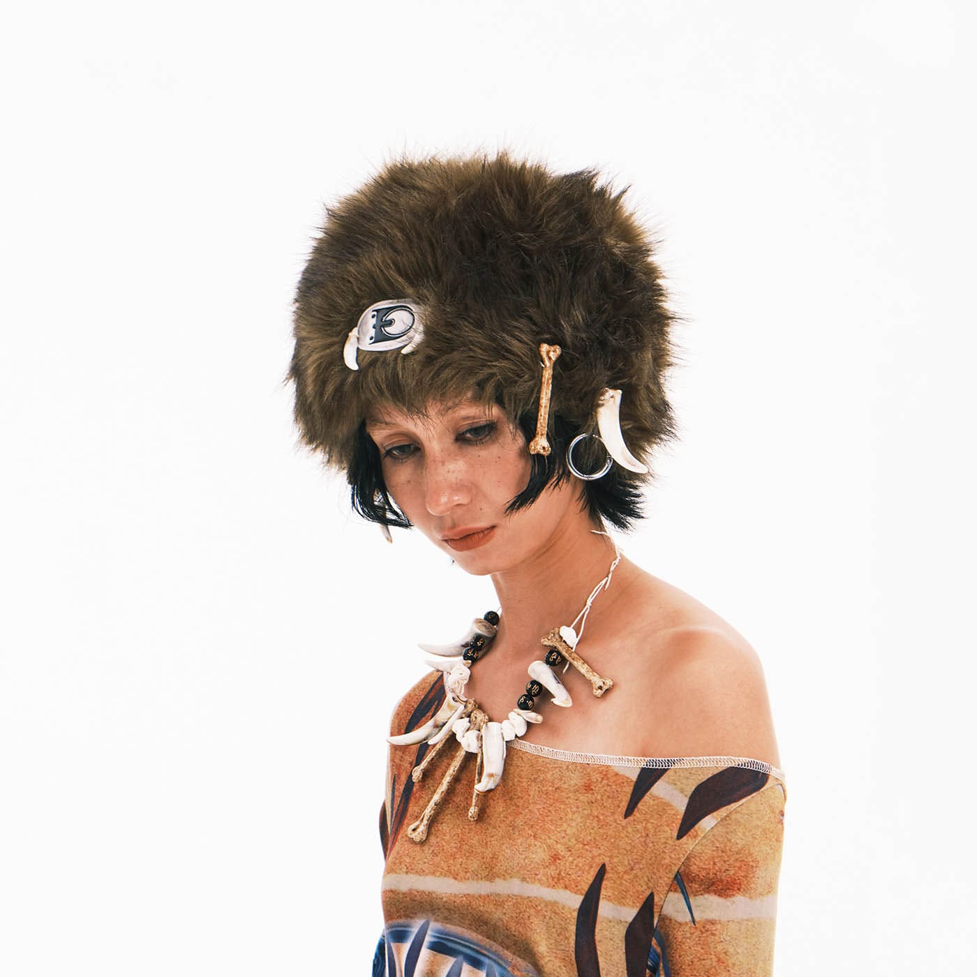 Elegant Faux Fur Bag-Hat - versatile fashion accessory - Stylish Convertible Faux Fur Bag-Hat for Unique Looks - View 2