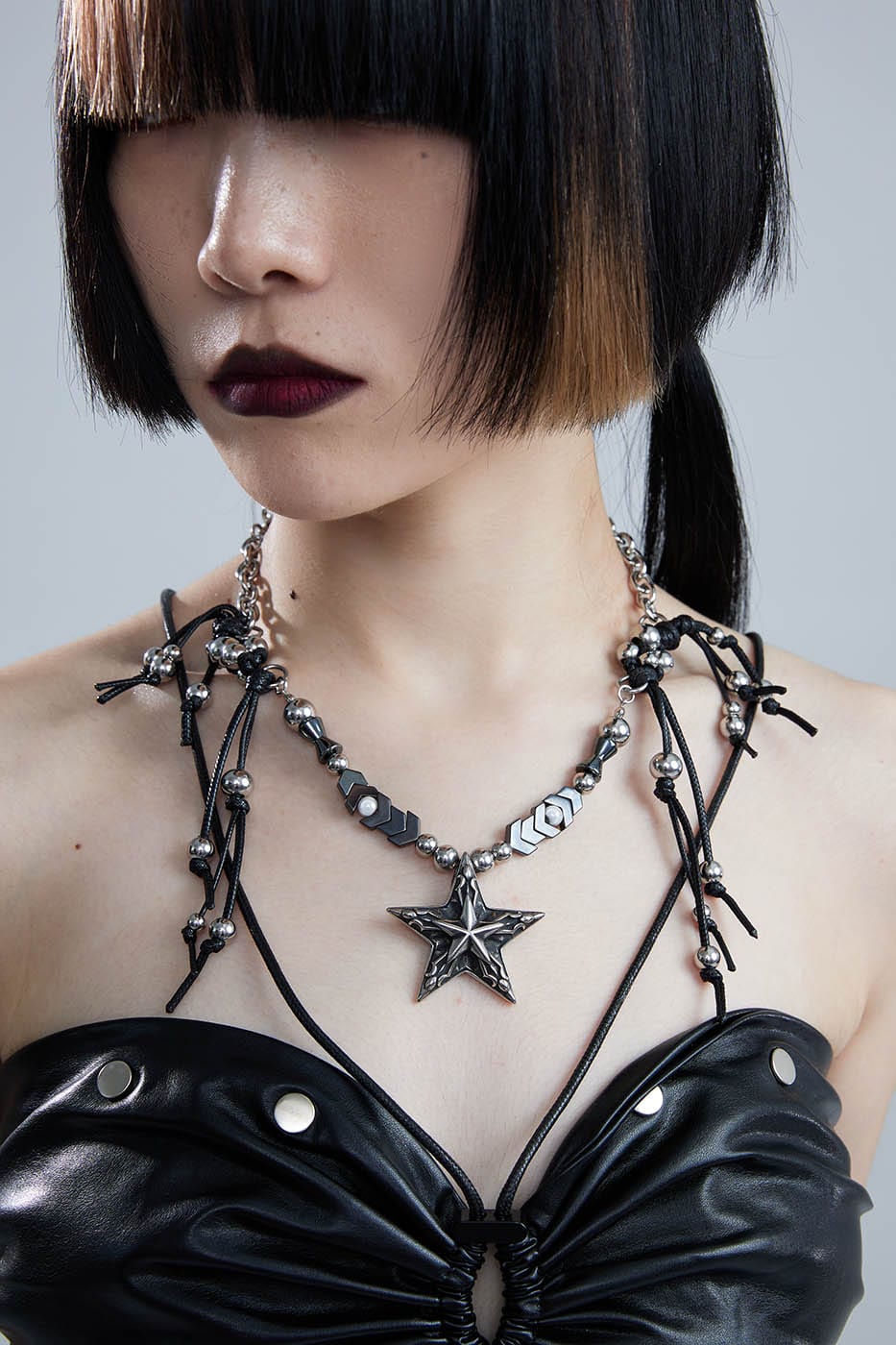 Enchanting Pentagram Beaded Necklace -  avant-garde design - Unique Pentagram Beaded Necklace for a Mystical Look - View 3