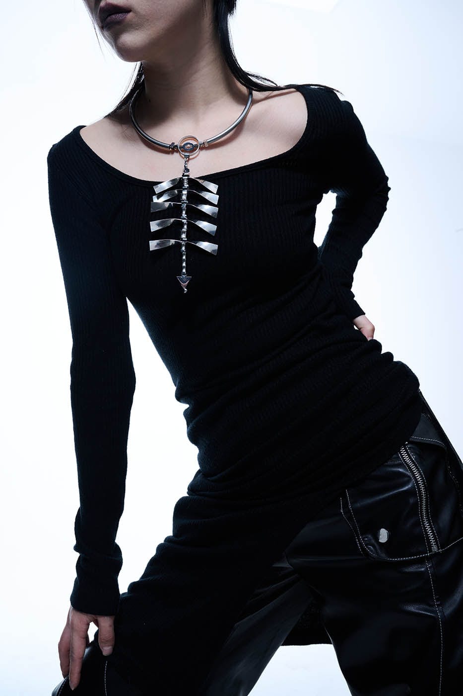 Enchanting Spine Art Necklace -  streetwear jewelry - Avant-Garde Spine Art Necklace for Unique Style - View 5
