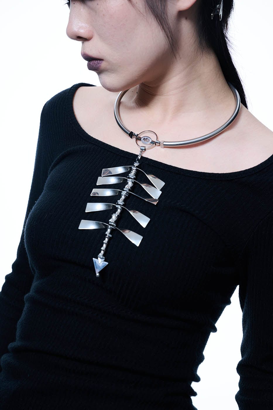Enchanting Spine Art Necklace -  techwear accessories - Avant-Garde Spine Art Necklace for Unique Style - View 6
