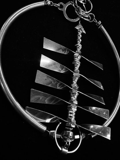 Enchanting Spine Art Necklace - unique pendant design - Avant-Garde Spine Art Necklace for Unique Style - View 9
