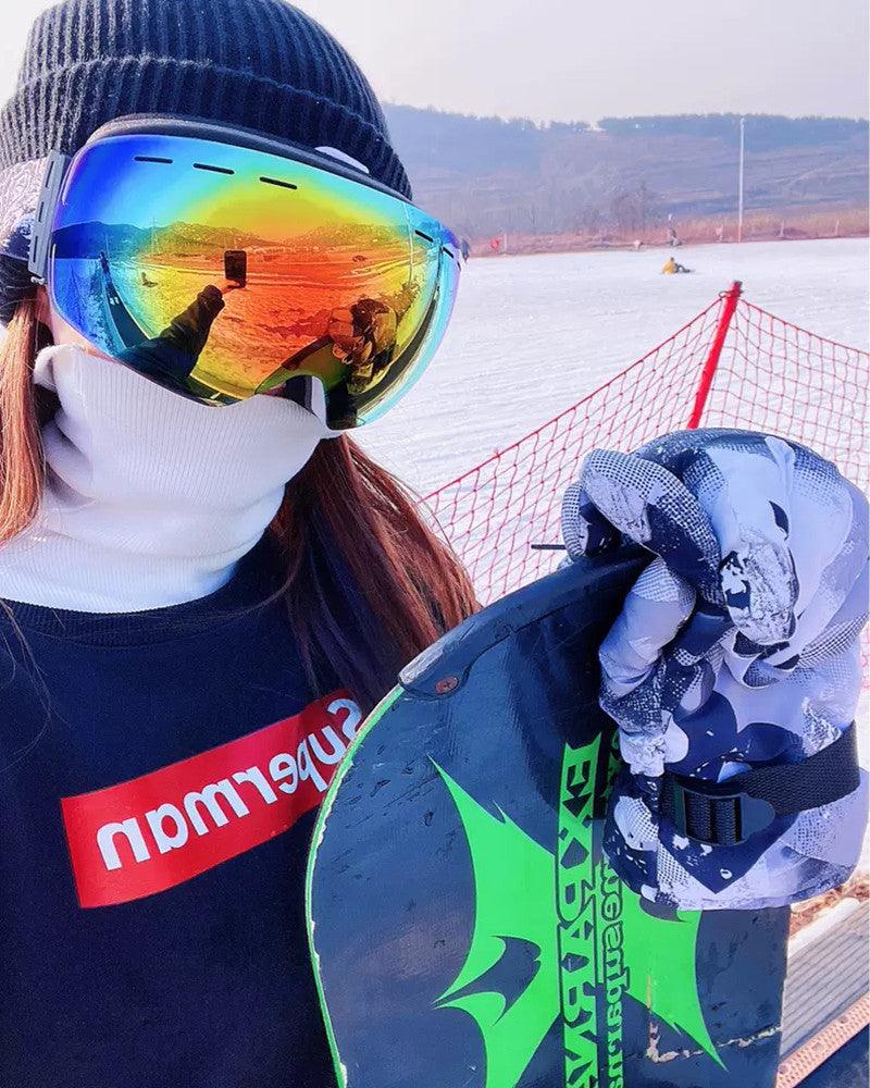 Stylish Futuristic Ski Goggles for Winter Adventures – Imaphotic