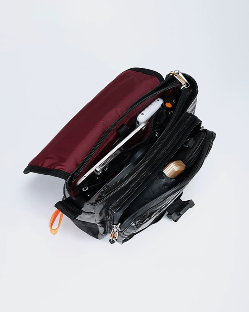 Magnetic Snap Waterproof Messenger Bag -  everyday use bag - Magnetic Snap Waterproof Messenger Bag for Daily Use - View 12