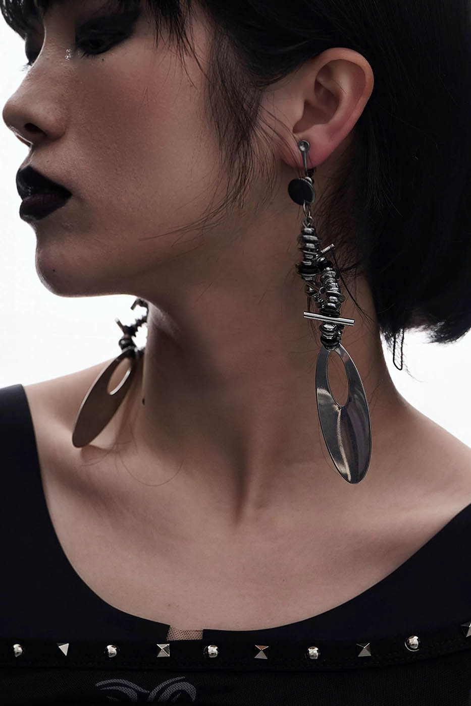 Punk Mechanical Metal Ear Clips -  futuristic design - Punk Mechanical Metal Ear Clips for Unique Style - View 4