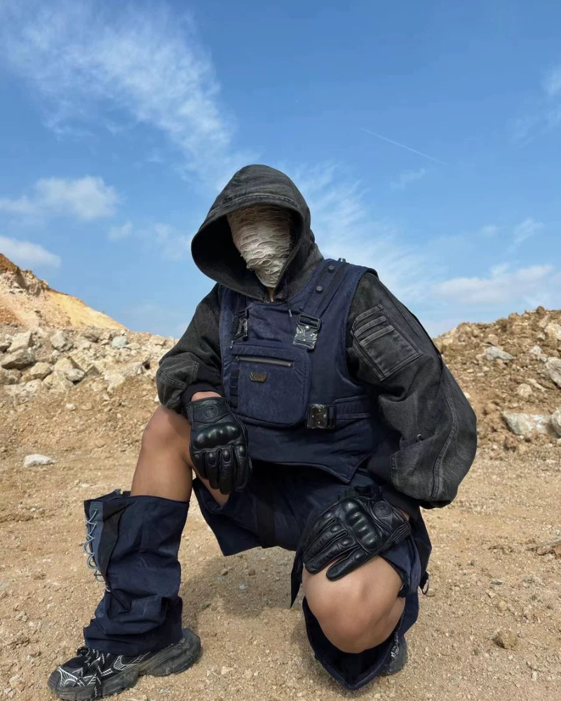 Reversible Cyberpunk Cargo Vest -  functional techwear - Reversible Cyberpunk Cargo Vest in Dark Blue - View 17