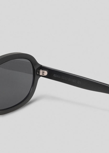 Sleek Matte Black Oval Shades -  matte black - Chic Matte Black Oval Sunglasses with UV Protection - View 4