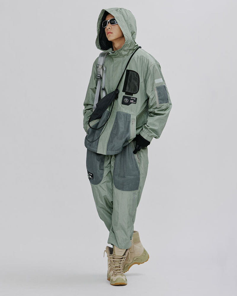 Stylish Shimmer Mesh Cargo Pants -  futuristic style - Stylish Shimmer Mesh Cargo Pants in Green - View 4
