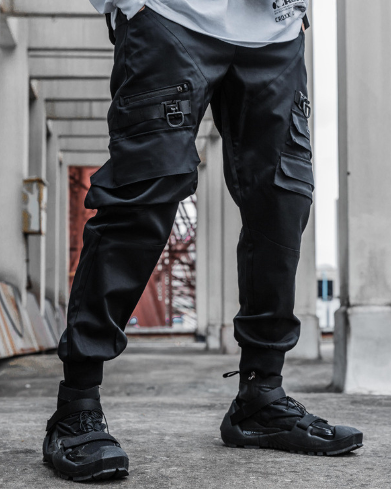 Tactical Black Cargo Pants - cargo pants - Versatile Black Cargo Pants for Urban Exploration - Main view