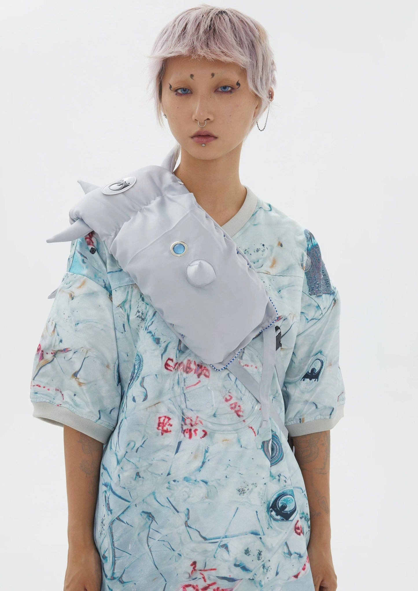 Thorned Caterpillar Chest Pack -  durable polyester bag - Caterpillar-Inspired Crossbody Bag for Daily Use - View 5