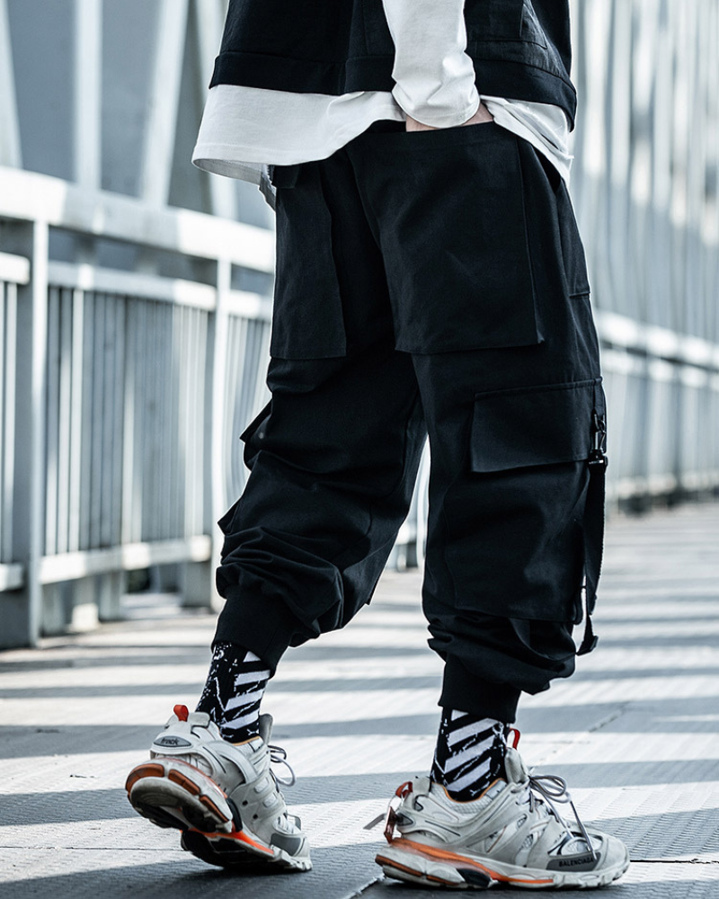 Urban Black Cargo Pants -  comfortable fit - Trendy Black Cargo Pants for Comfortable Street Style - View 3