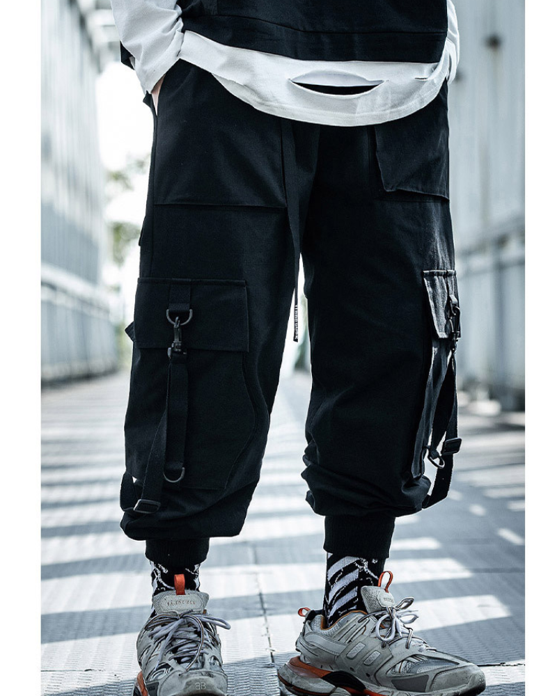 Urban Black Cargo Pants -  customizable pockets - Trendy Black Cargo Pants for Comfortable Street Style - View 4