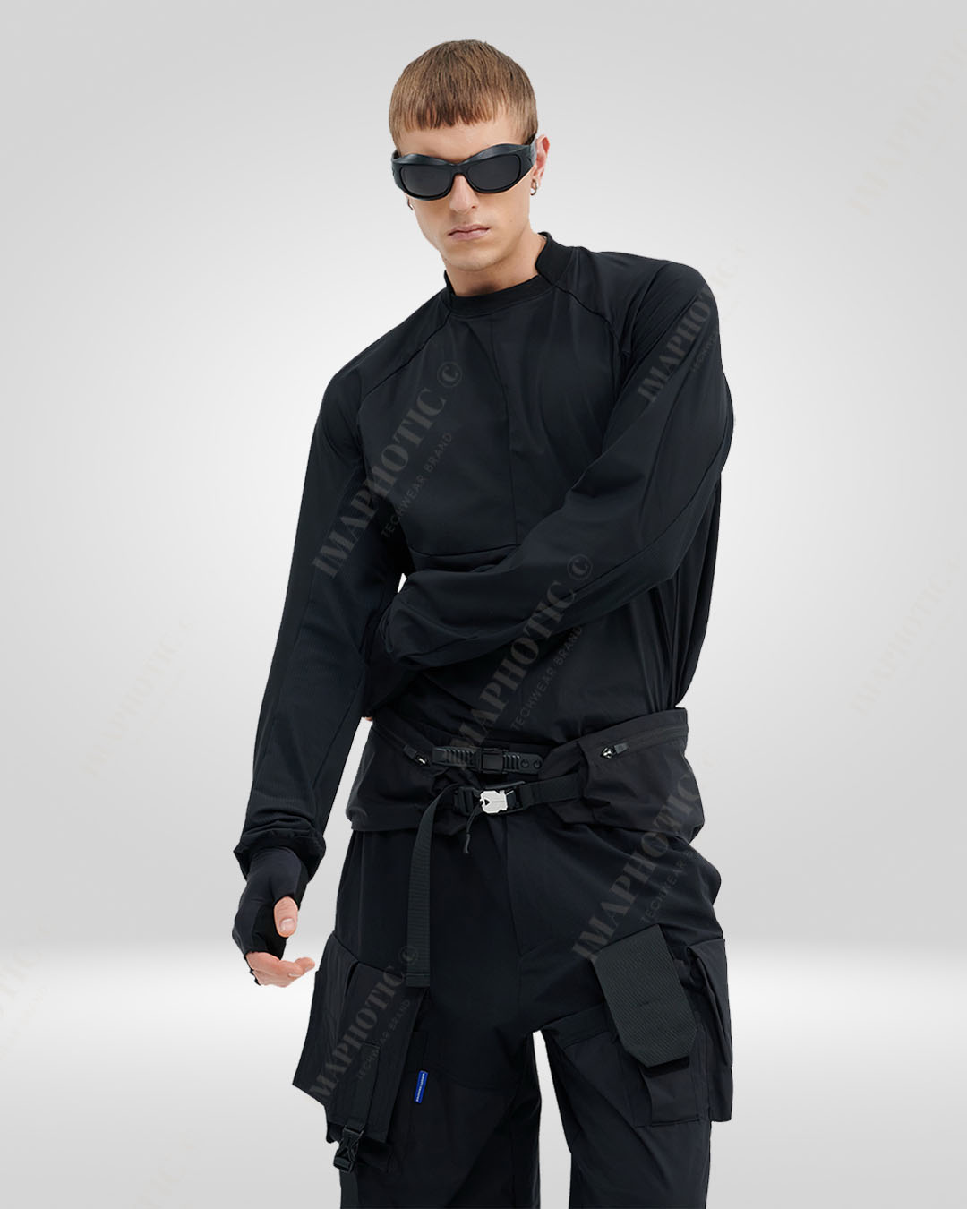 Urban Edge Tactical Raglan Sweatshirt | Modern Black Attire -  functional long sleeves - Tactical Black Raglan Sweatshirt for Stylish Comfort - View 4