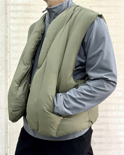 Urban Winter Utility Vest - winter techwear - Urban Winter Utility Vest for Style and Functionality - View 2