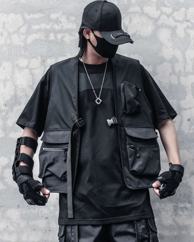 Versatile Cargo Utility Vest - techwear vest for urban exploration - Stylish Cargo Utility Vest for Urban Adventurers - View 2