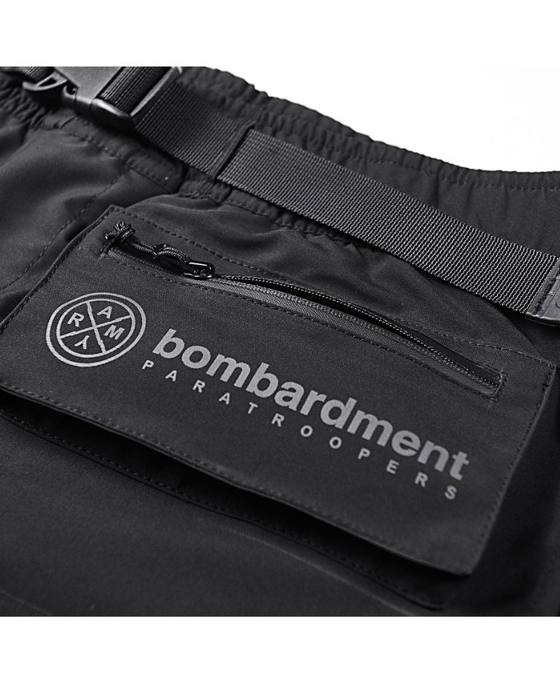 Versatile Zip Pocket Cargo Shorts - Summer Techwear - Comfortable Zip Pocket Cargo Shorts for Everyday Wear - View 3