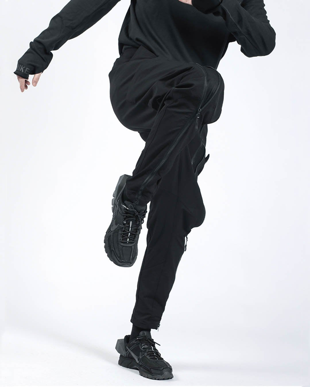 Silenstorm Zipper Pants -  stylish zipper option - Silenstorm Zipper Pants with Three-Dimensional Pockets - View 5